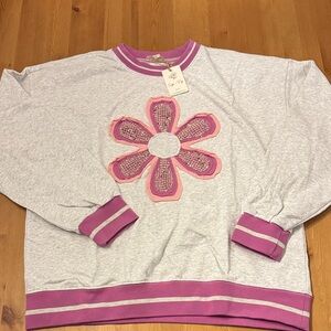 NWT! Sage + Fig Gray Sweatshirt with Pink Daisy Accent Size L